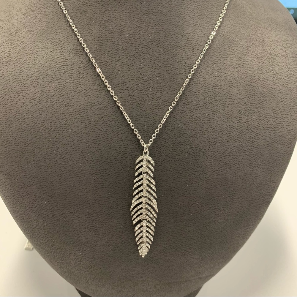 NWT: INC feather pendant necklace
